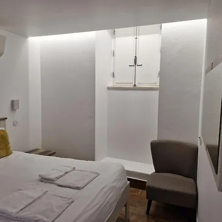 Willa River View Terrace